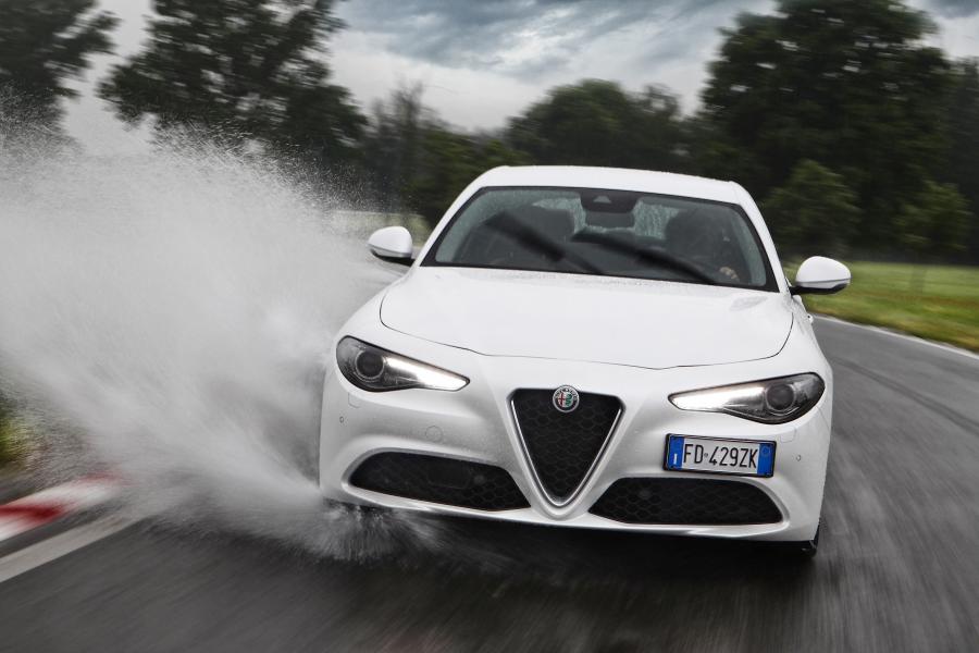  Alfa Romeo Giulia 2016 года  (WW) (фото 10 из 42)